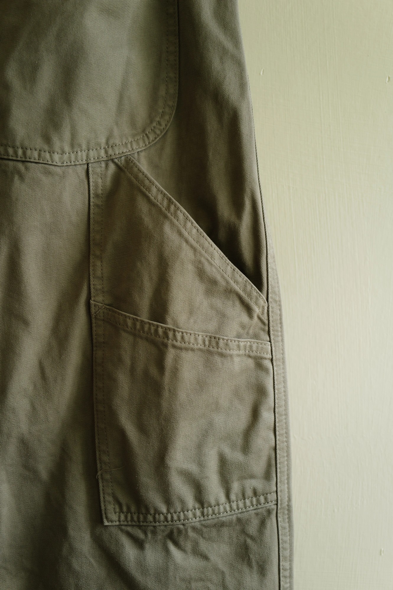 Cornier GARMENT DYED FINX/ZIMBABWE COTTON TWILL PAINTER PANTS — 3