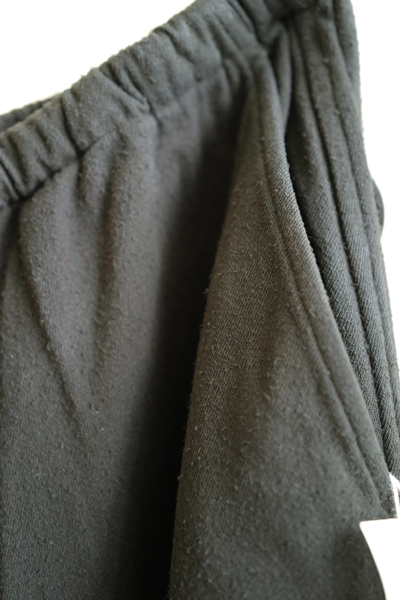 COMOLI Silk Nep Drawstring Pants — 2