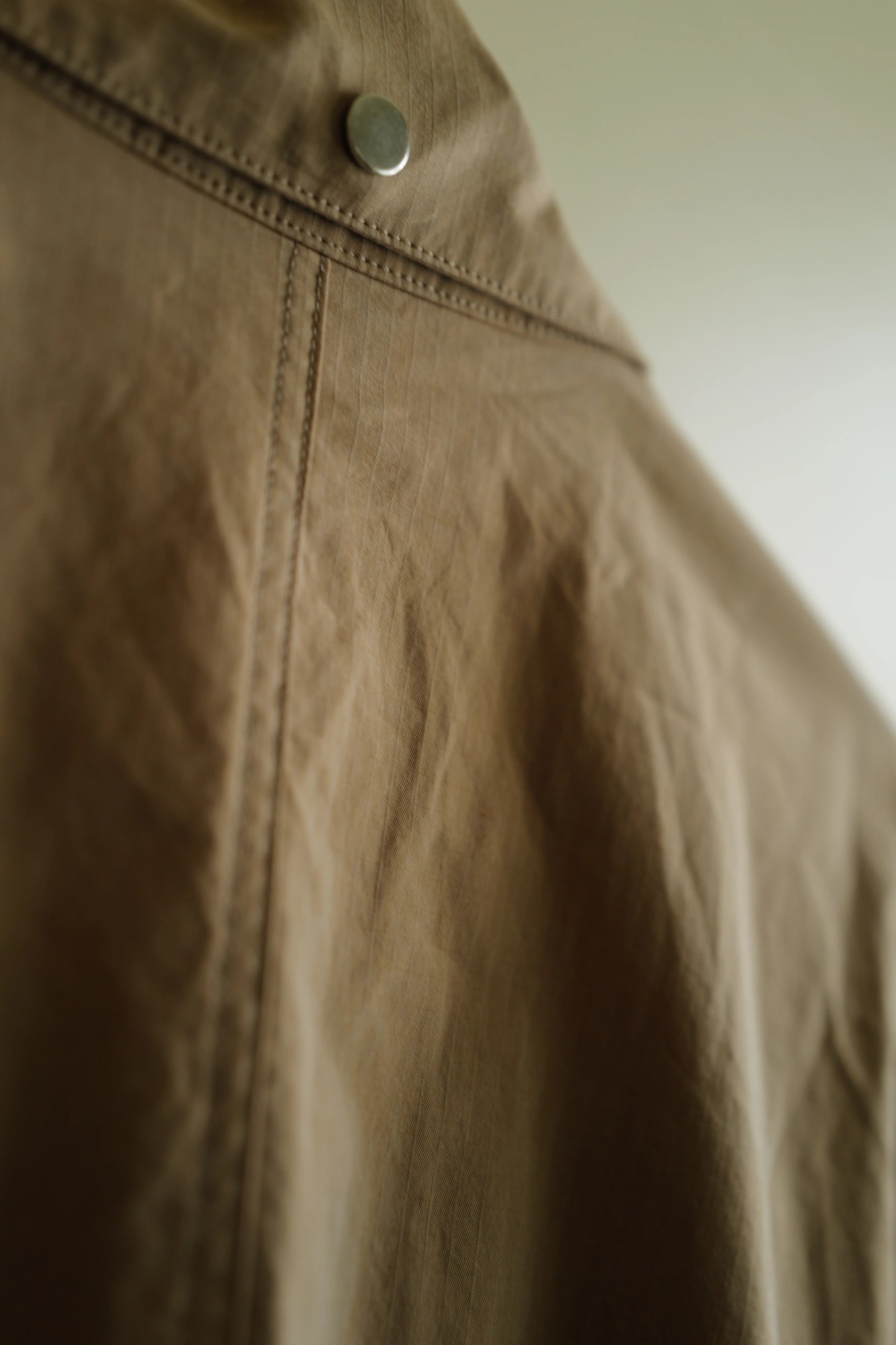 AURALEE Washed Finx Rips Top Chambray Big Field Blouson — 5
