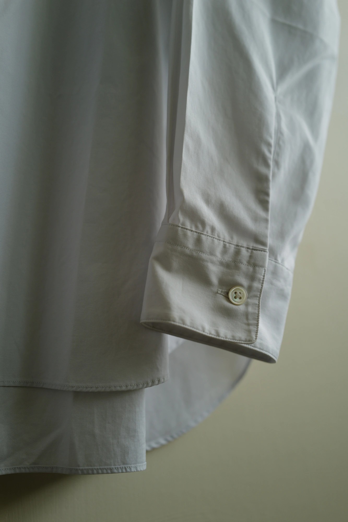 AURALEE Washed Finx Twill Band Collar Shirt UA 別注 — 4