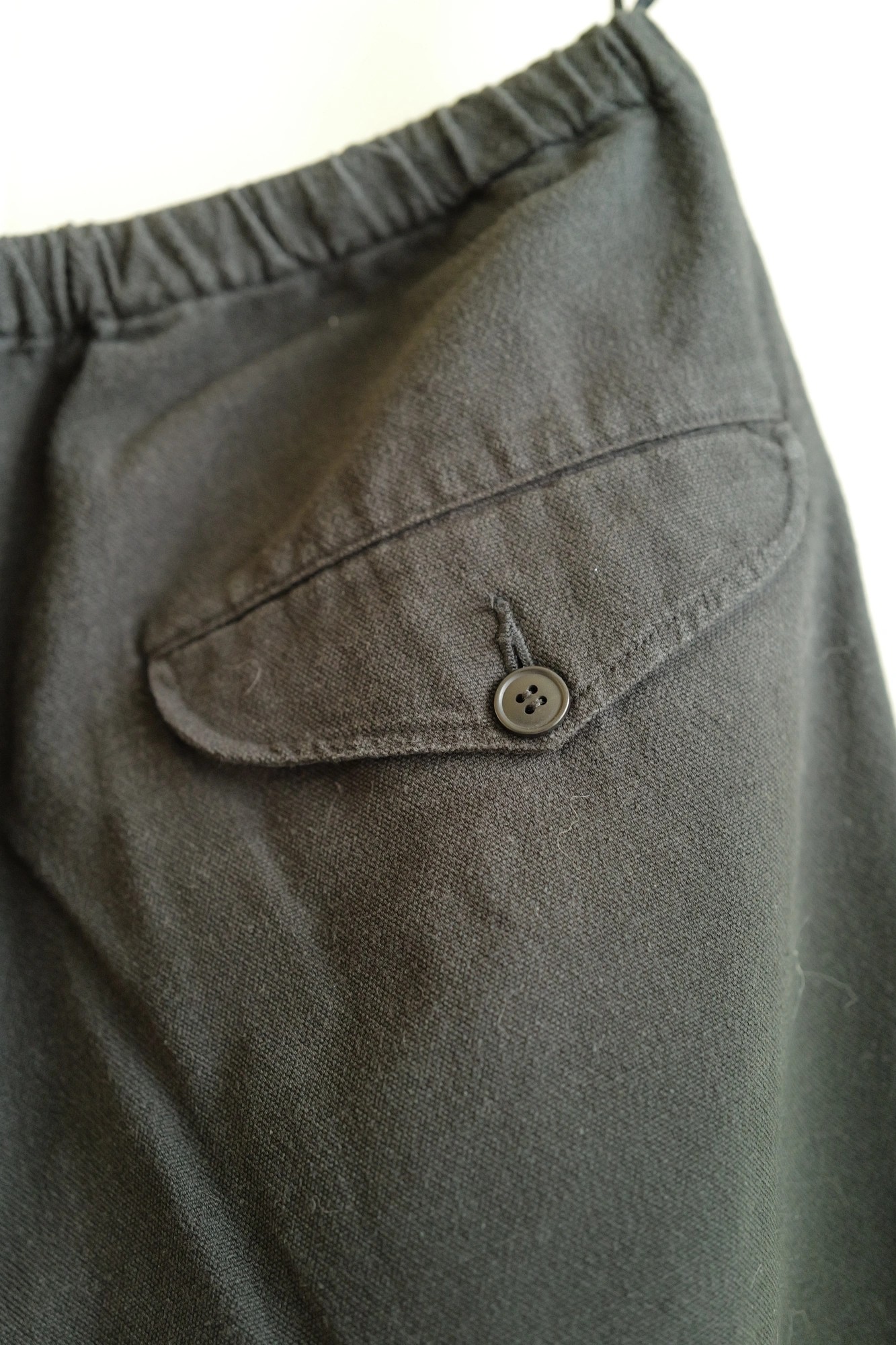 COMOLI Cotton Ducks Tapered Pants — 5