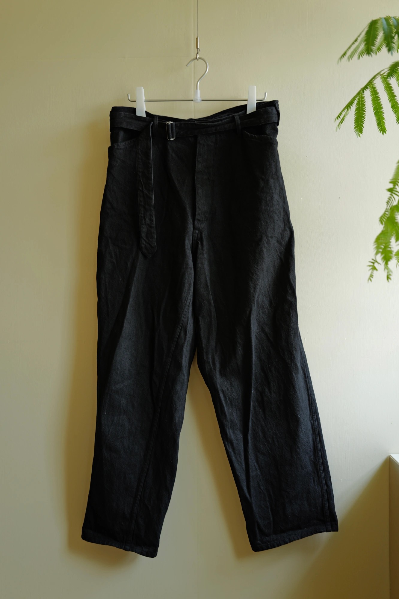 COMOLI Denim Belted Pants