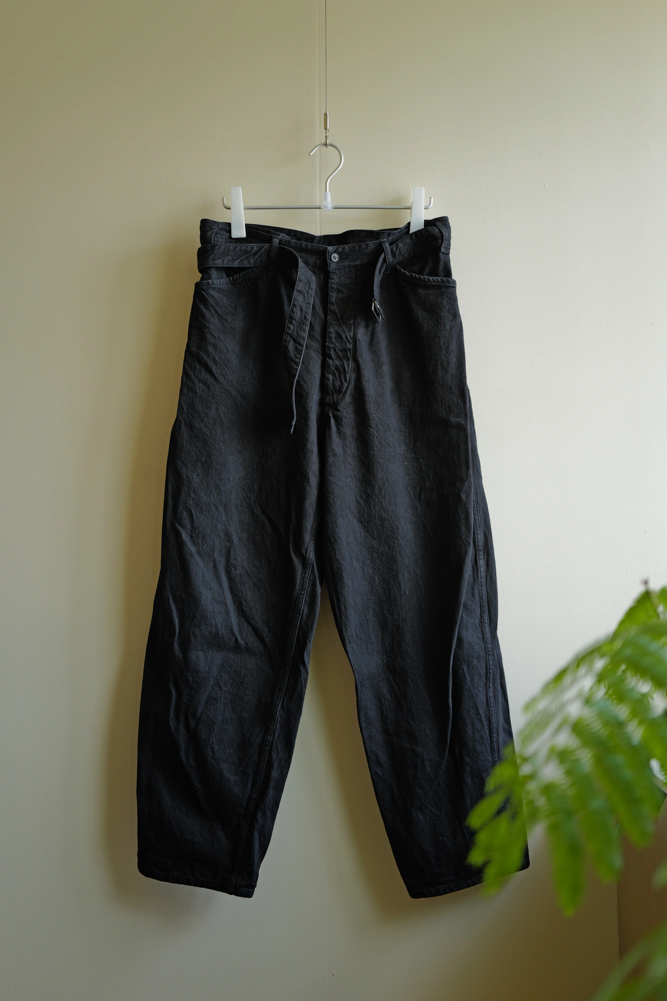 COMOLI Belted Denim Pants 15f-03002 サイズ2 COMOLI Denim Belted Pants · Archive | zawa.archive